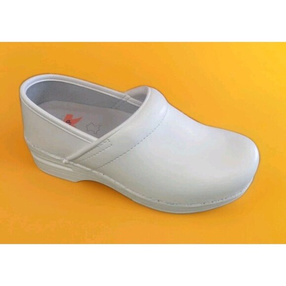 Dansko PRO White clog, EU: 40, US: 9.5-10 NIB New Nurse Excellent Comfortable - Picture 2 of 5